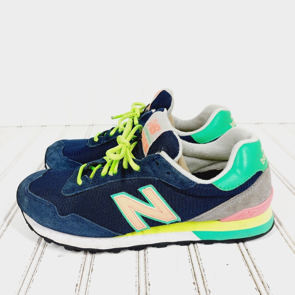 New Balance Women's 515 V1 Blue Suede Lace Up Athleisure Running Sneakers A382